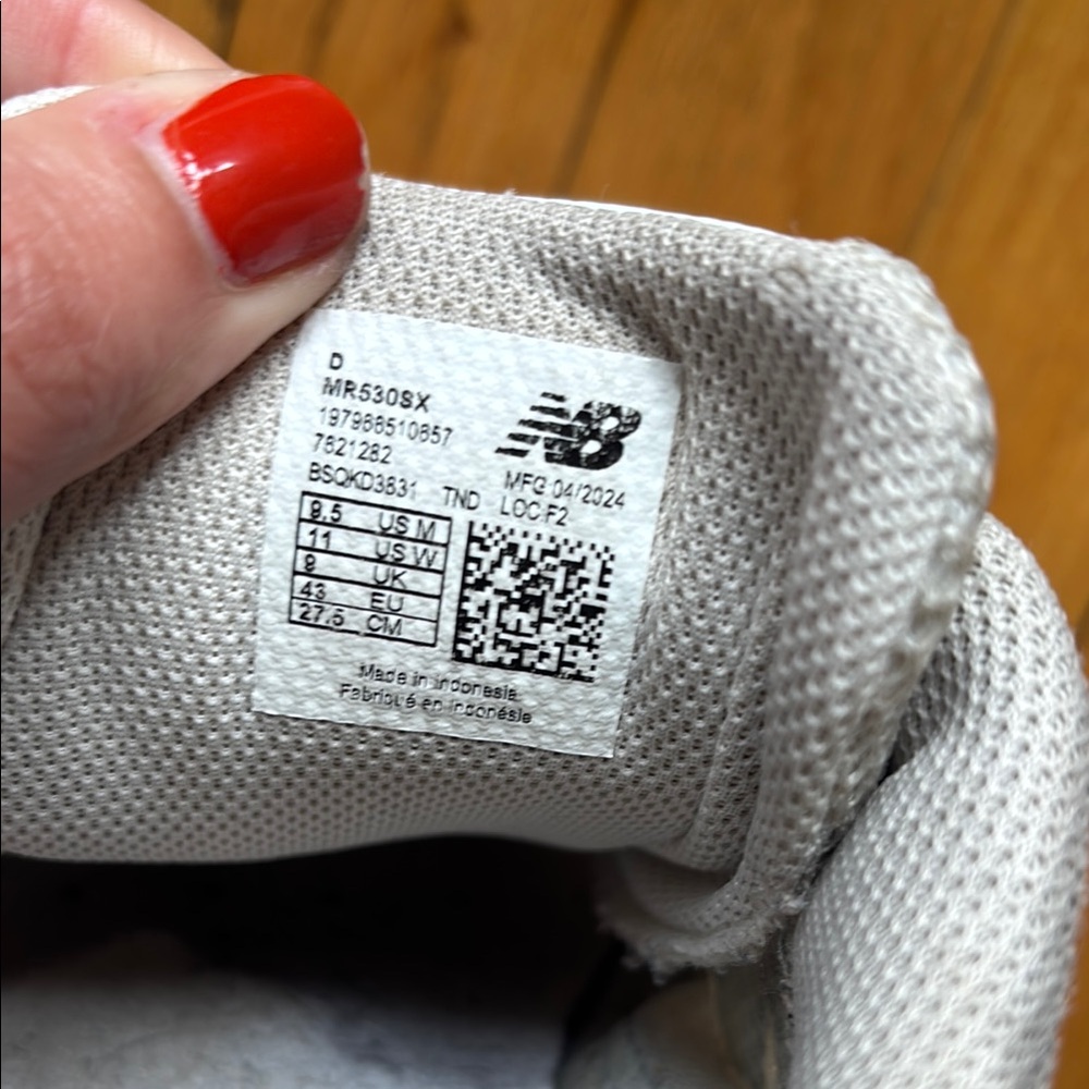 New Balance 530 White & Silver Running Sneakers - Picture 3 of 8